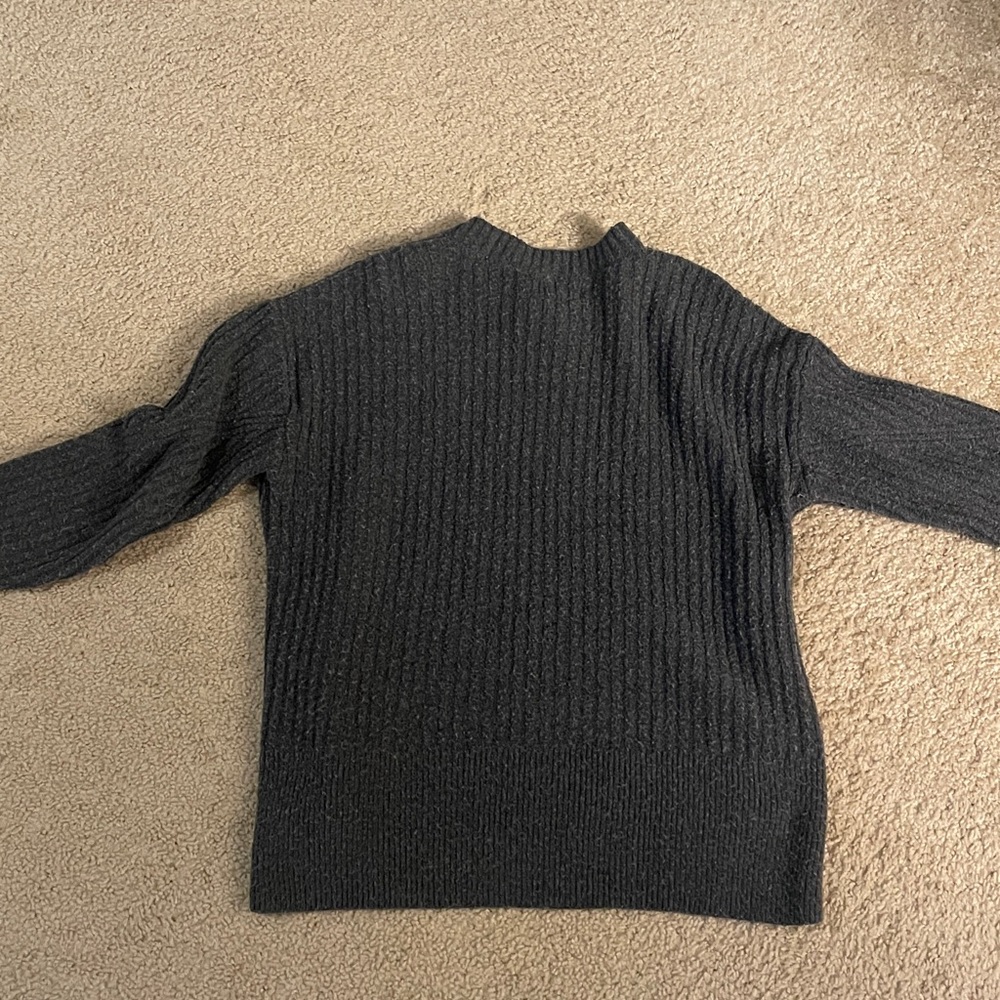 Women's Gray Ribbed Knit Sweater - Classic Comfort - Picture 9 of 9